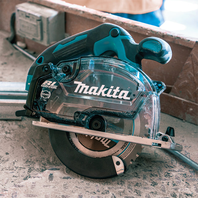 SCIE CIRCULAIRE À MÉTAL 5-7/8'' MAKITA 18V - DCS553Z